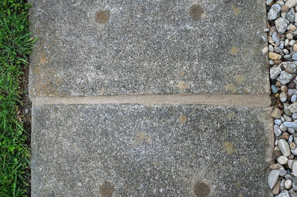how to repair a crack in concrete sidewalk